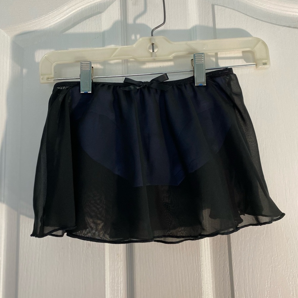 NWOT women’s intimate black skirt